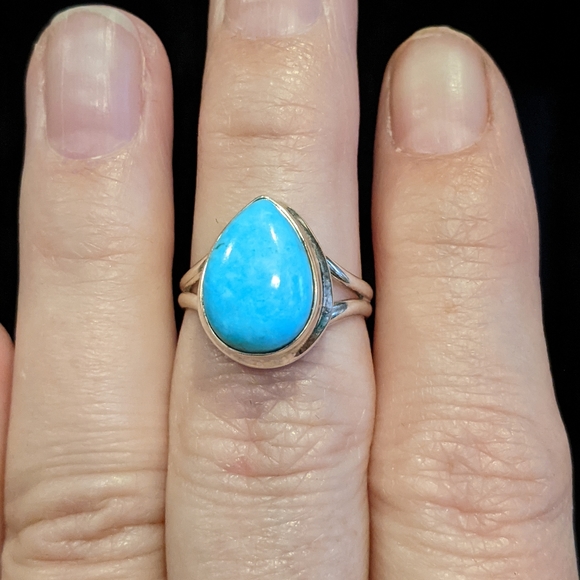 Arizona Mohave Turquoise .925 Silver Ring, size 6. - Picture 3 of 8